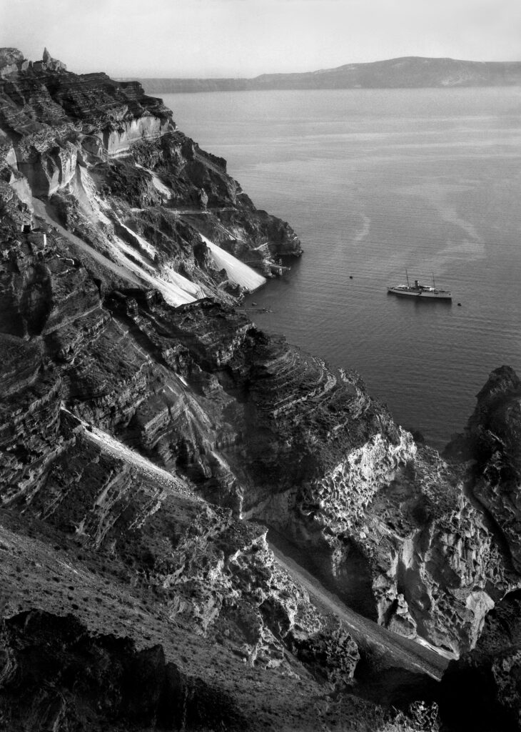 Nelly's Santorini